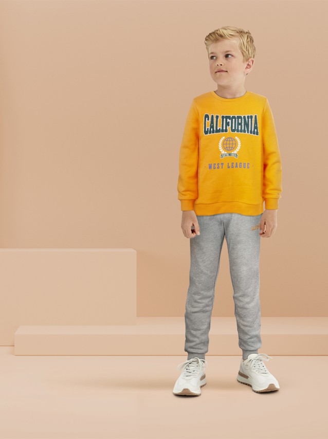 Calas Menino Name It