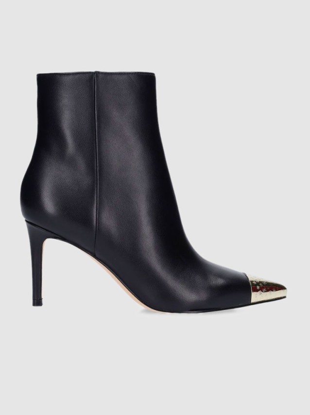 Boots Female Guess