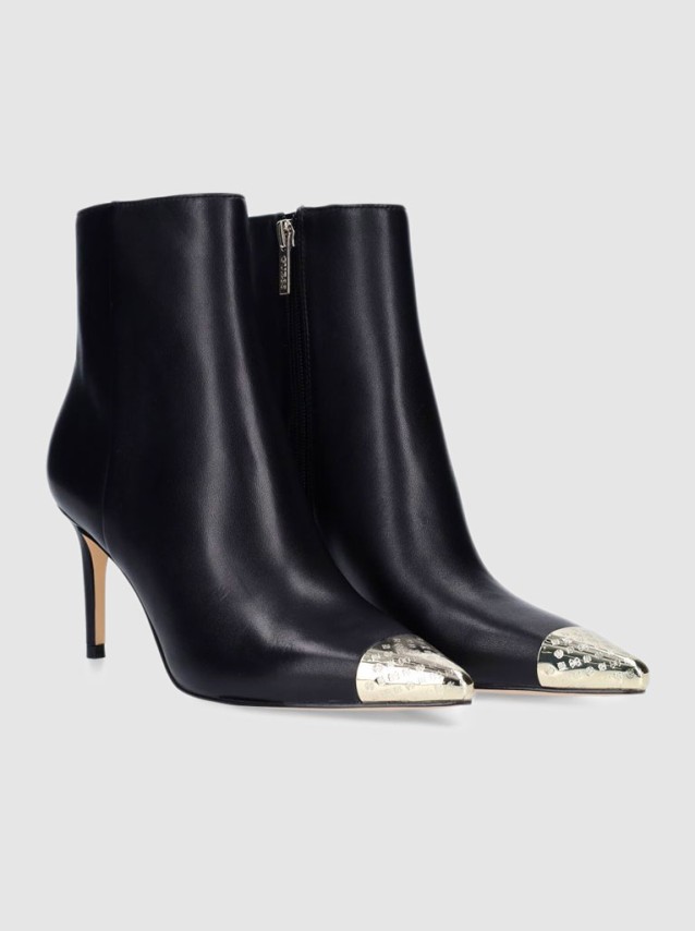 Boots Female Guess