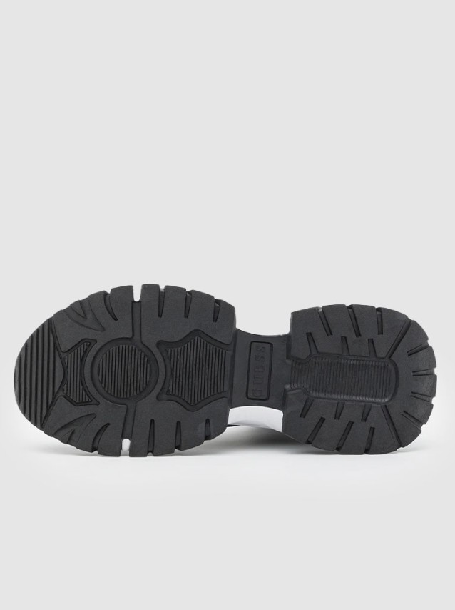 Baskets F�minin Guess