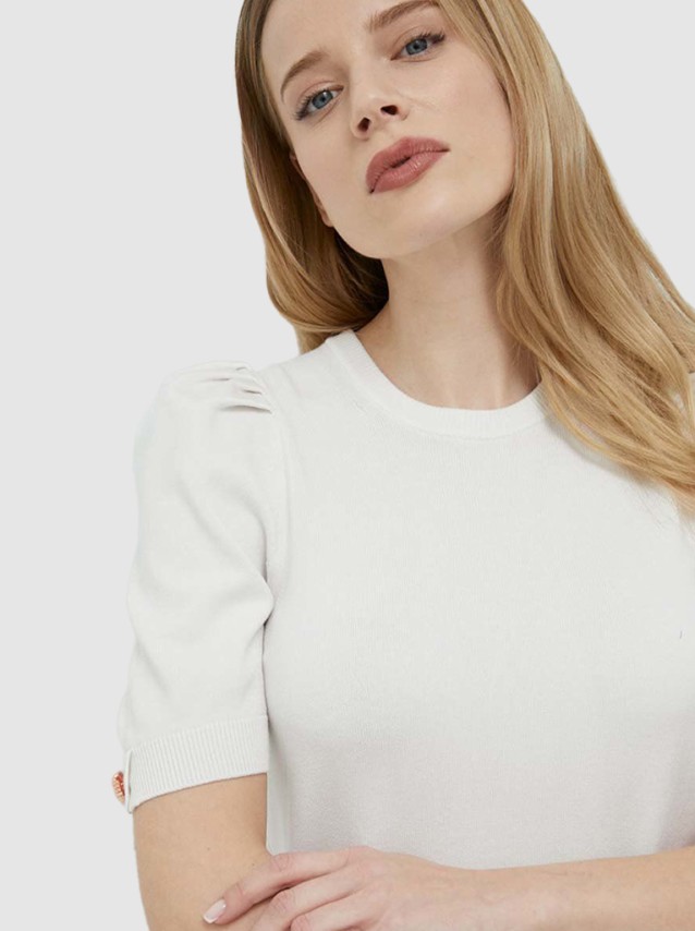 Tops Female Guess