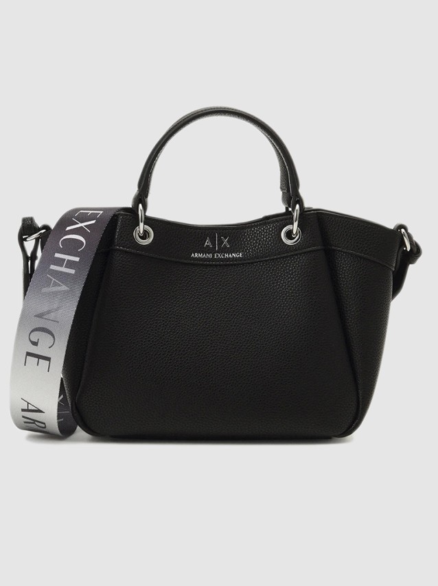 Shoppers Fminin Armani Exchange