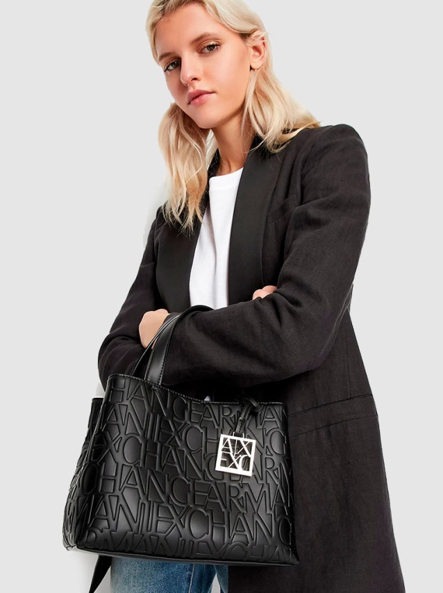 Shoppers Fminin Armani Exchange