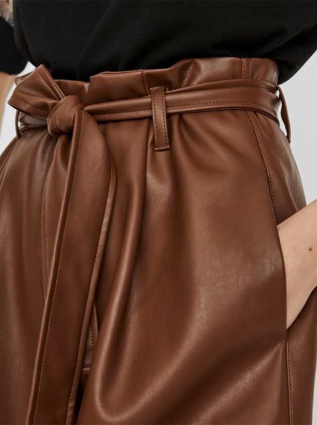 Bermuda Mulher Honey Vero Moda