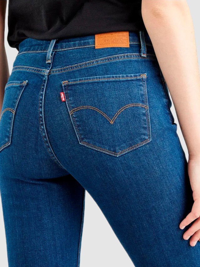Calas Mulher Levis