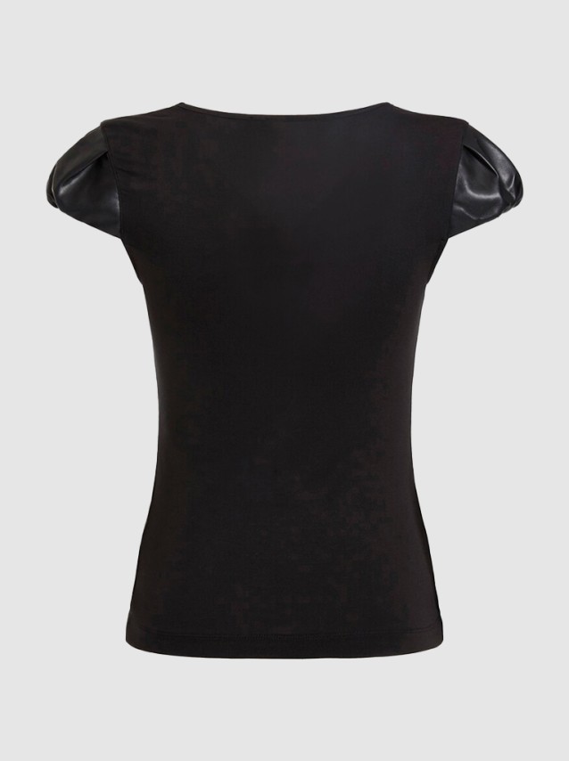 Tops Female Guess