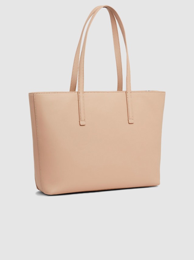 Shoppers Fminin Calvin Klein