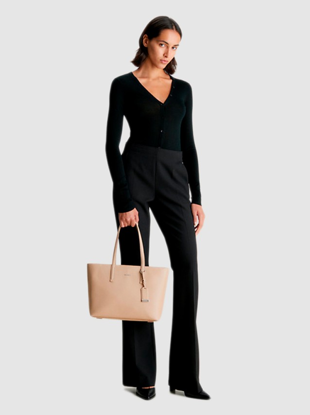 Shoppers Fminin Calvin Klein