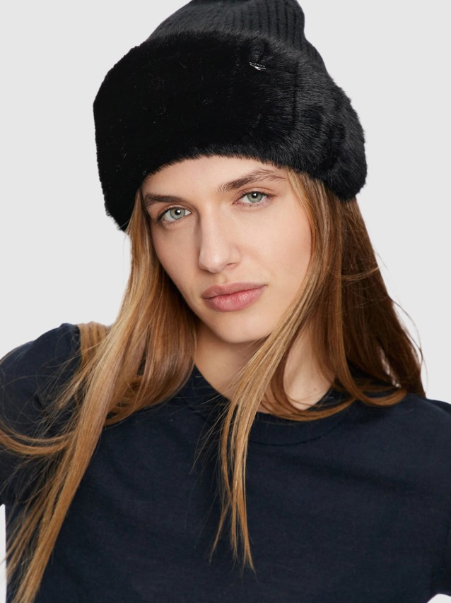 Gorro Mulher Beanie Guess