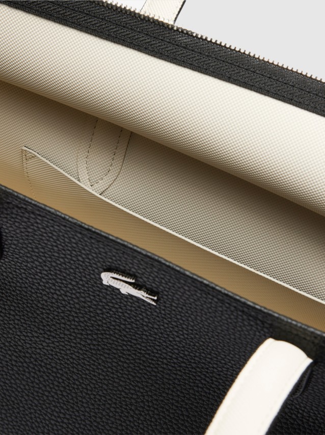 Shoppers Fminin Lacoste