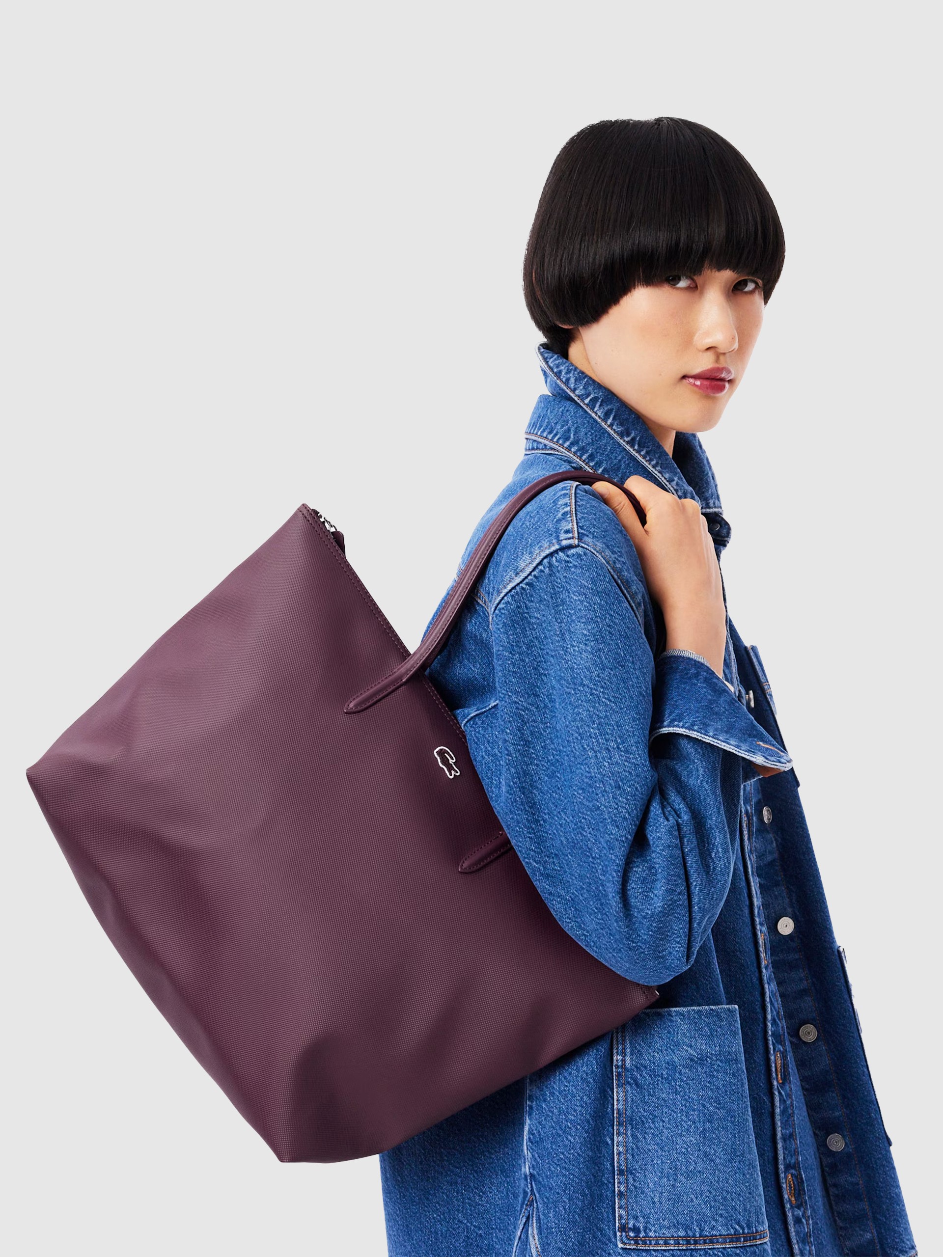 Shoppers Female Lacoste