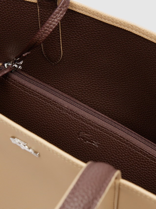 Shoppers Fminin Lacoste