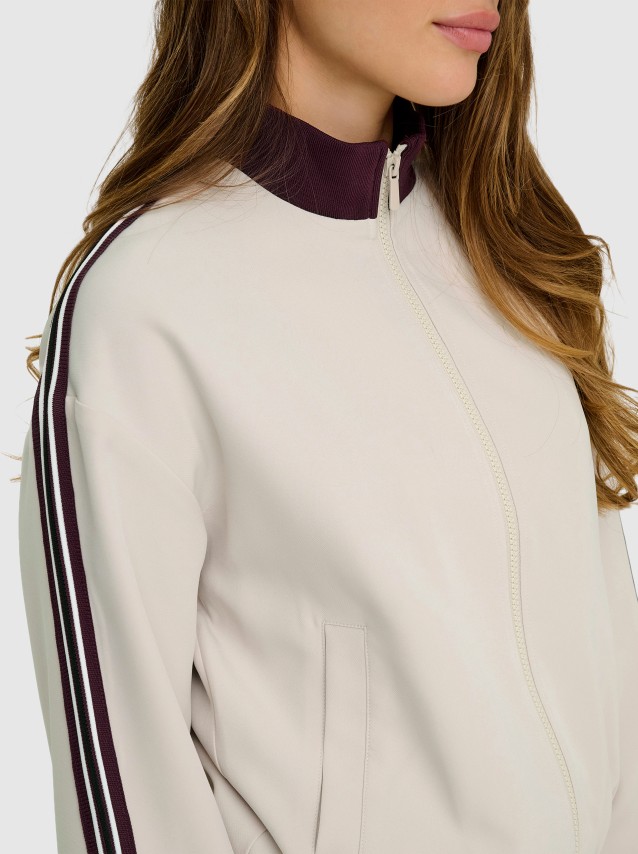 Chaquetas Femenino Only