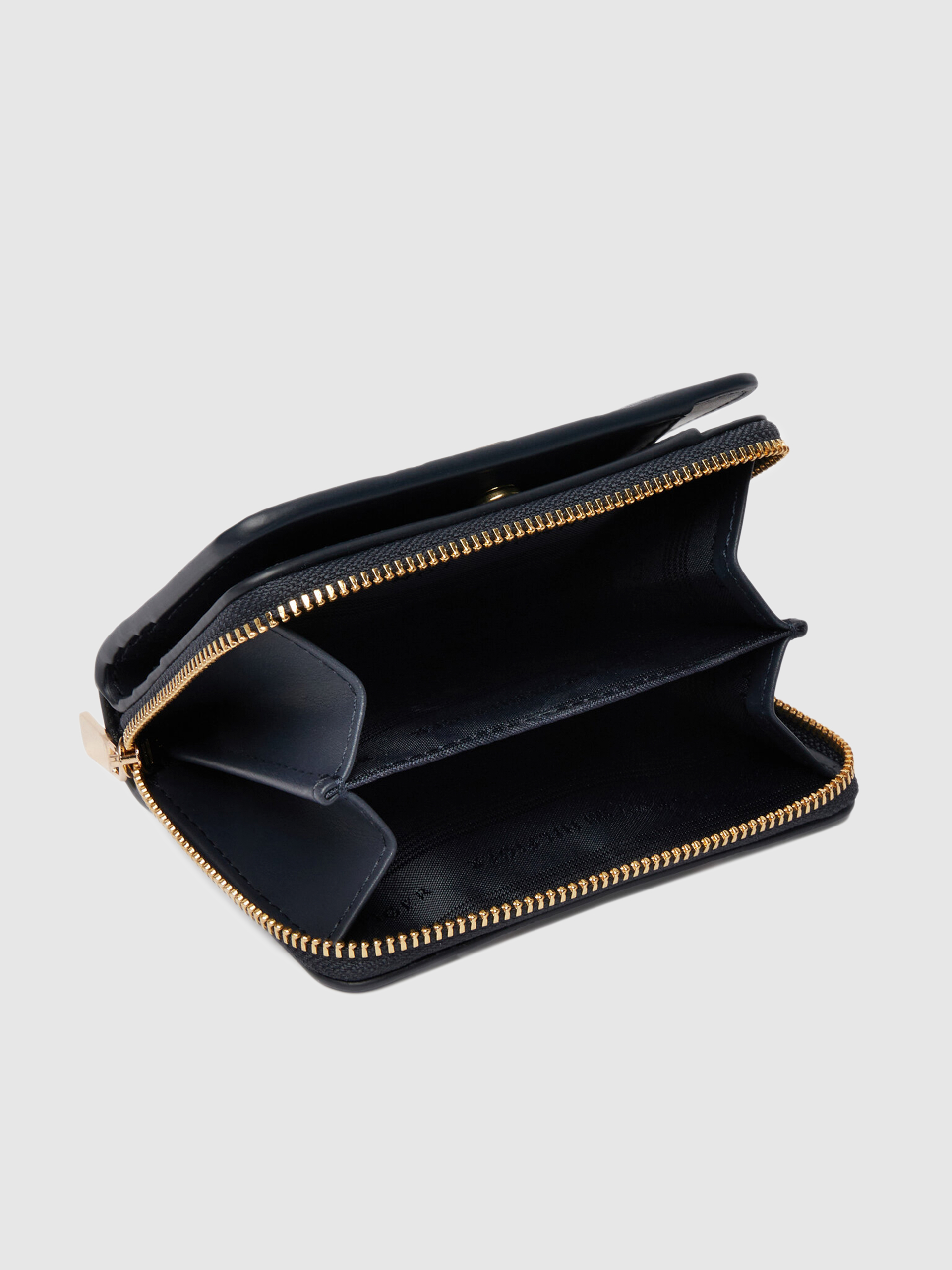 Wallets Female Tommy Hilfiger