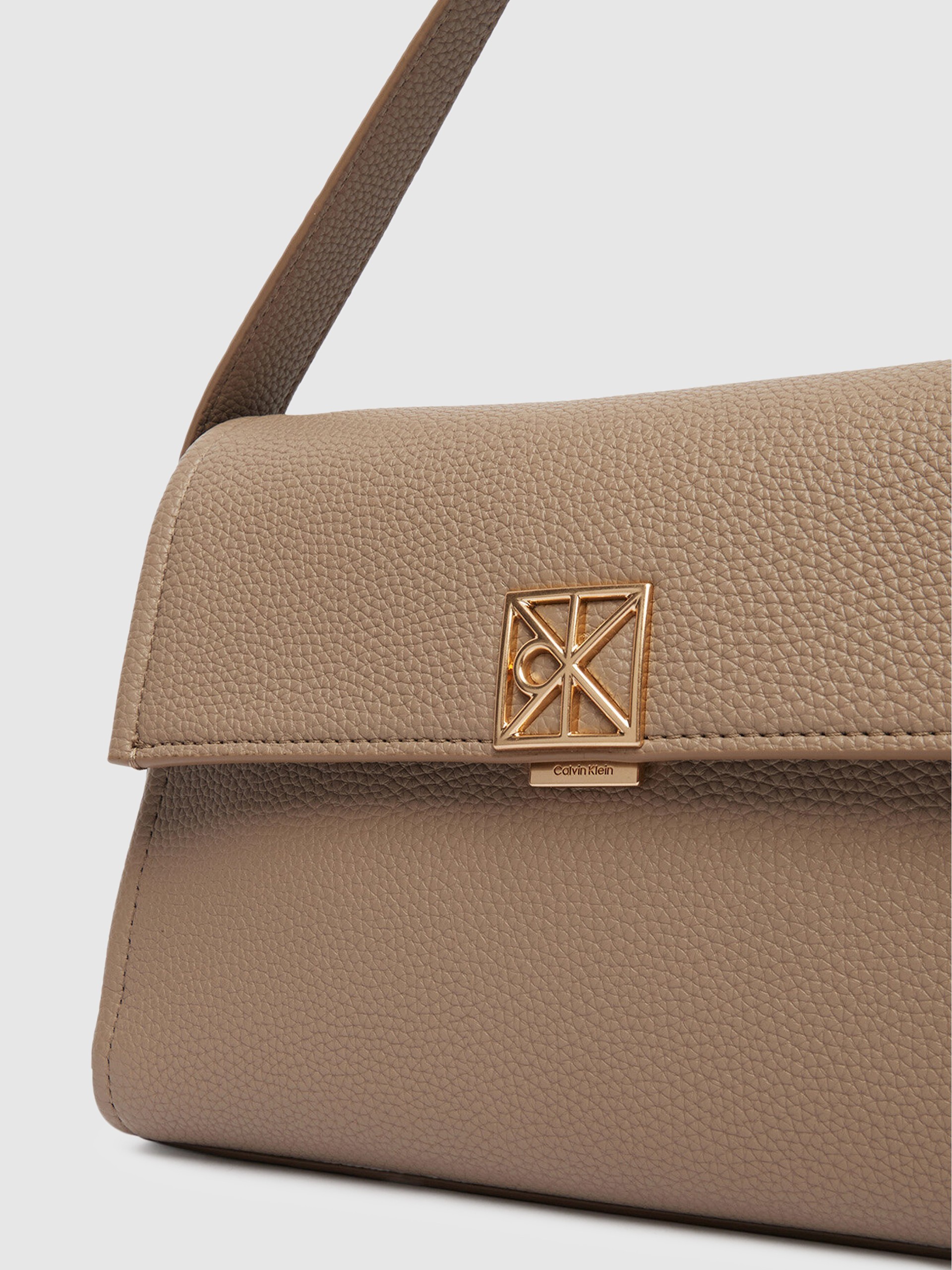 Mala Calvin Klein Mulher Emblem Hw Pebble Shoulder Bag 25