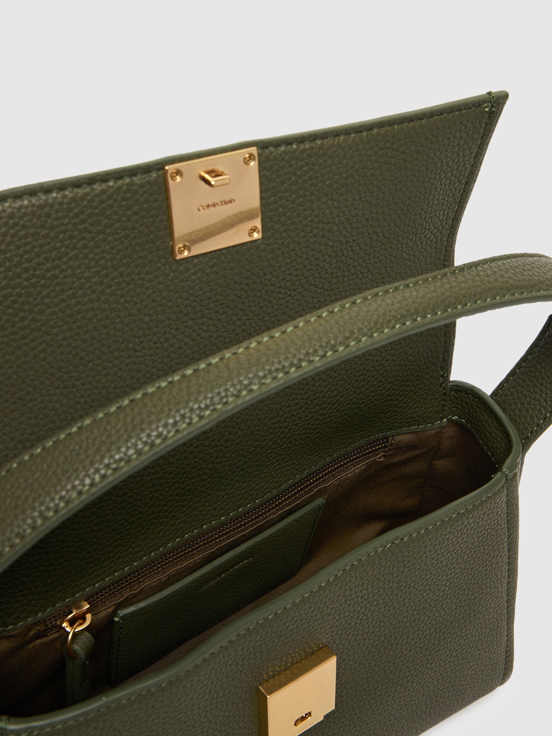 Mala Calvin Klein Mulher Emblem Hw Pebble Shoulder Bag 25