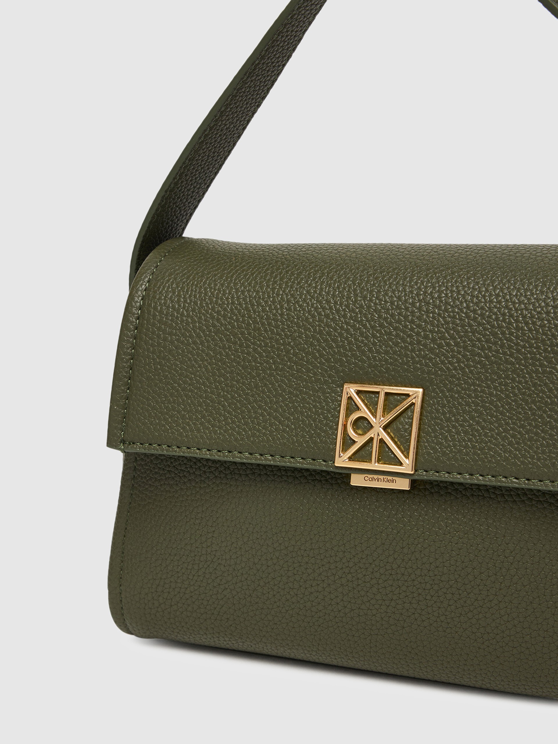 Mala Calvin Klein Mulher Emblem Hw Pebble Shoulder Bag 25