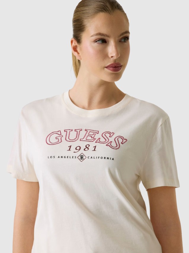T-Shirt Guess Mulher Arianna Ss Cn Boxy T-Shirt