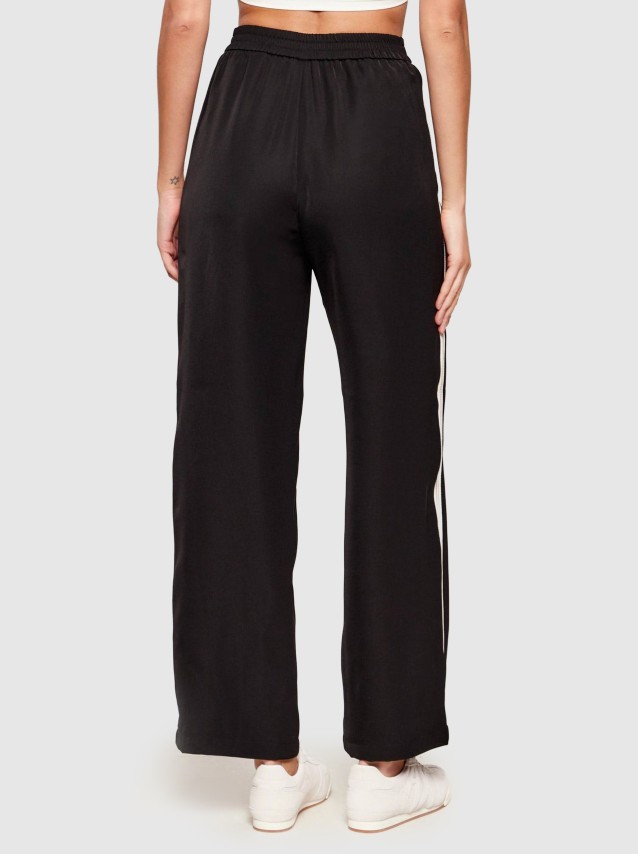 Female Guess Activewear