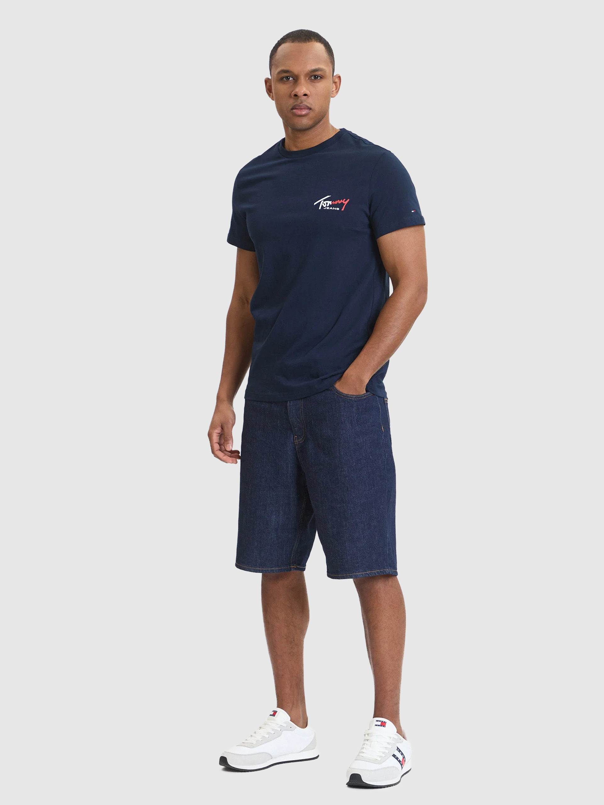 T-Shirt Tommy Jeans Homem Tjm Slim Sign Chest Ss Tee Ext