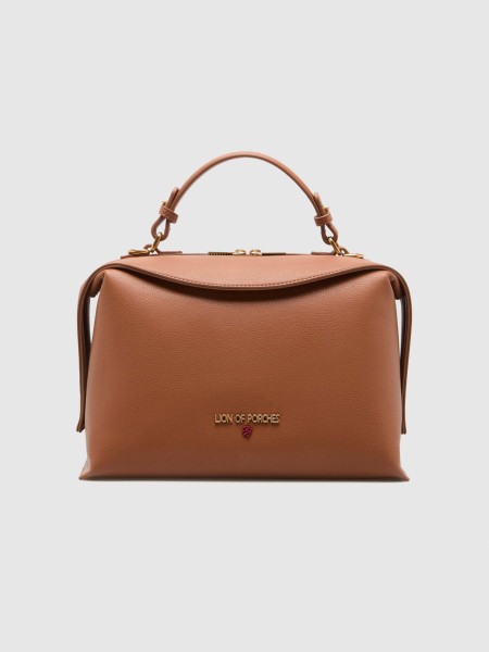 F�minin Lion Of Porches