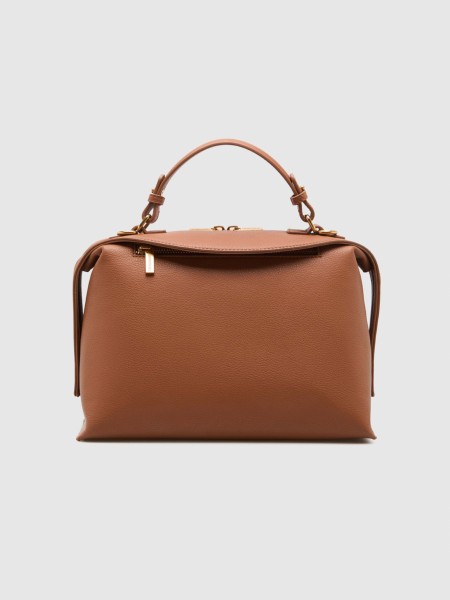 F�minin Lion Of Porches