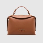 F�minin Lion Of Porches