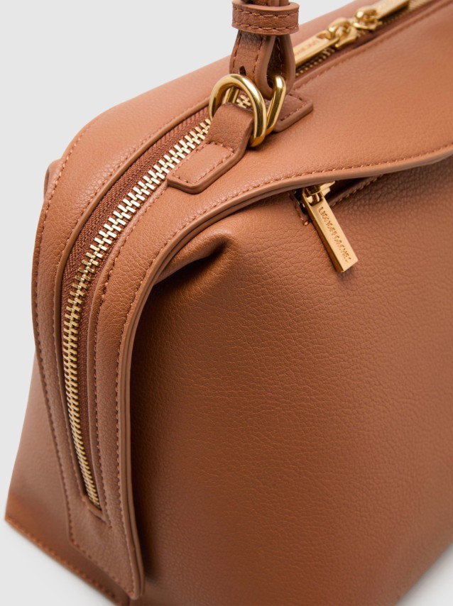 F�minin Lion Of Porches