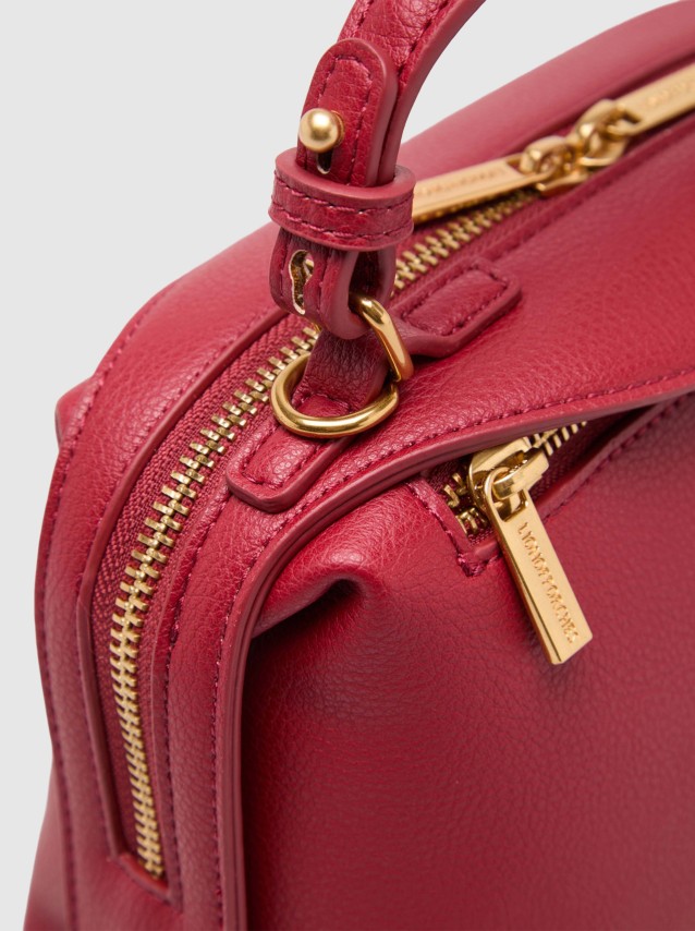 F�minin Lion Of Porches