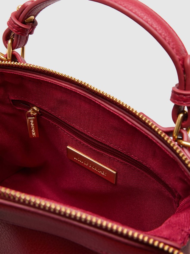 F�minin Lion Of Porches