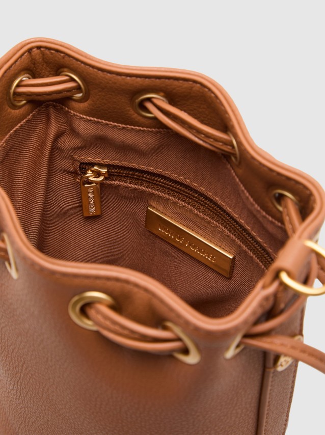 F�minin Lion Of Porches