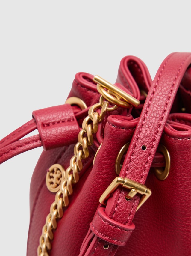 F�minin Lion Of Porches