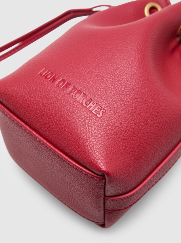 F�minin Lion Of Porches