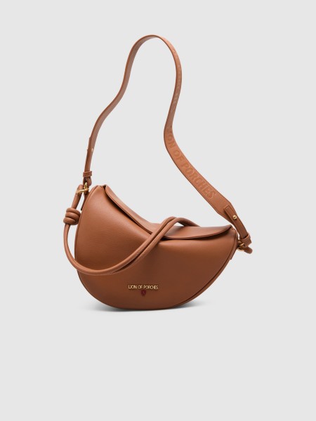 F�minin Lion Of Porches