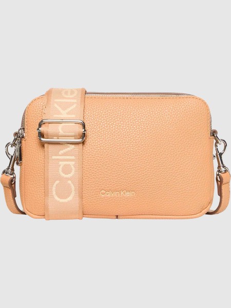 Mala Calvin Klein Mulher Webbing 2X Strap Camera Bag Mala Calvin Klein Mulher Webbing 2X Strap Camera Bag