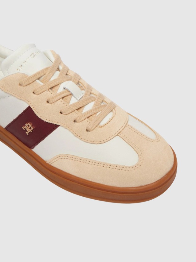 Female Tommy Hilfiger