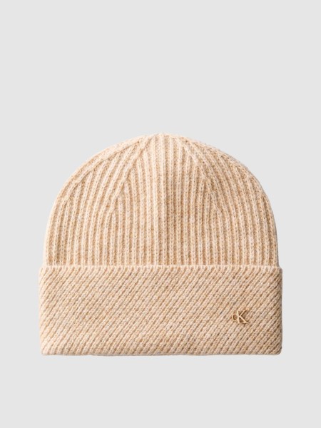 Gorro Calvin Klein Mulher Ck Metal Wool Slanted Rib Beanie Gorro Calvin Klein Mulher Ck Metal Wool Slanted Rib Beanie