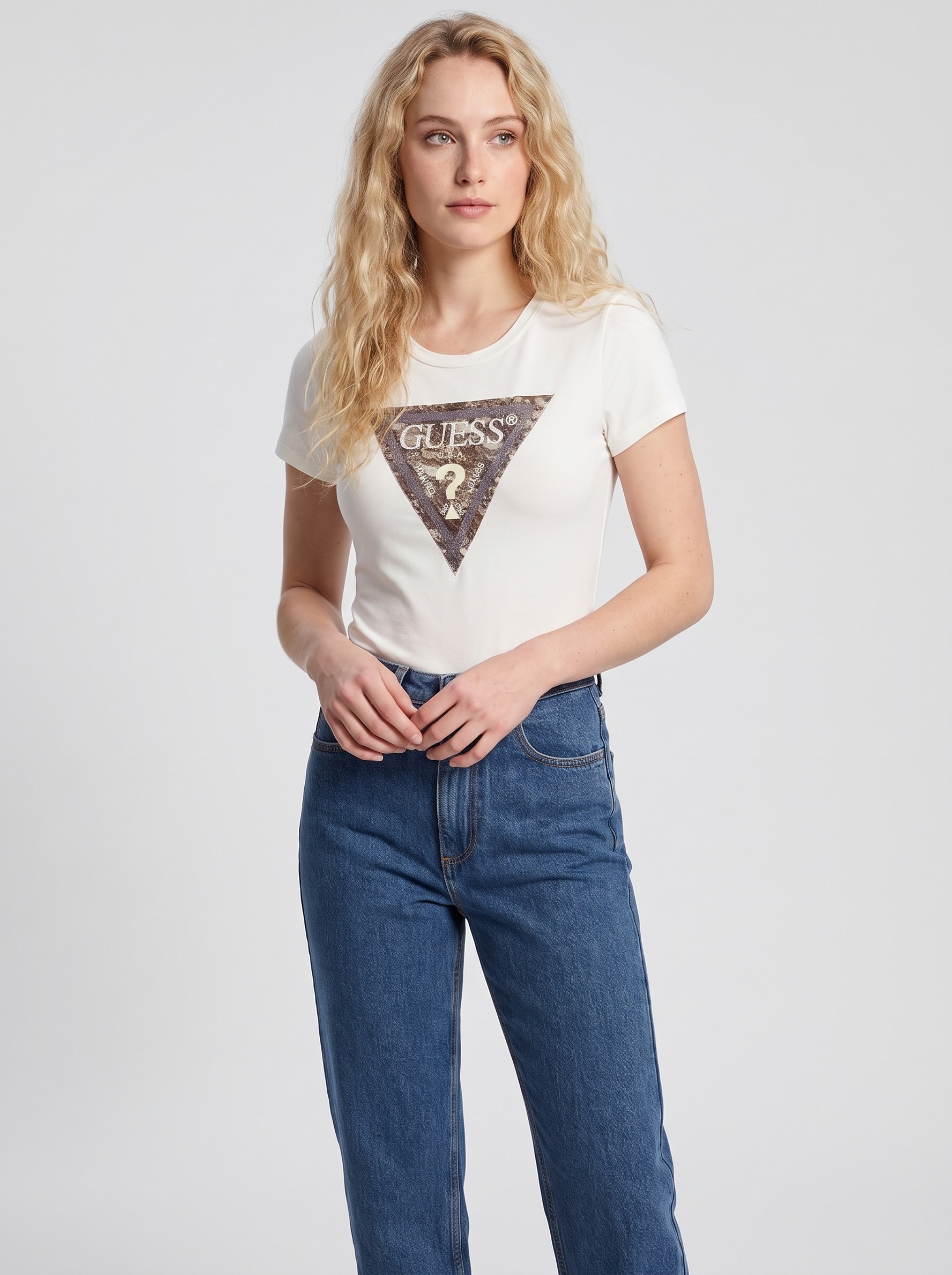 T-Shirt Guess Mulher Ss Cn Snake Triangle Tee