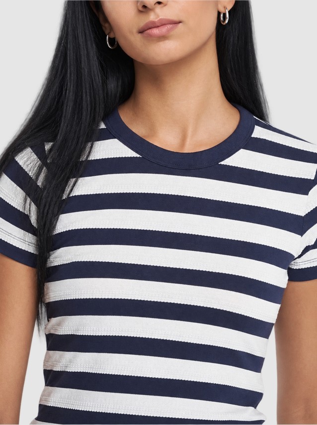 T-Shirt Guess Mulher Ss Cn Michela Striped Tee