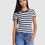 T-Shirt Guess Mulher Ss Cn Michela Striped Tee